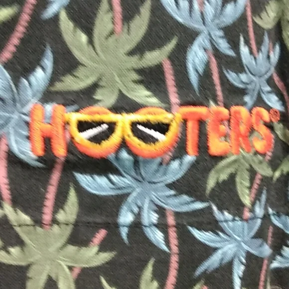 Hooters Vintage Hawaiian Button down shirt Aero Corporate Wear Palm Tree… - Picture 2 of 5